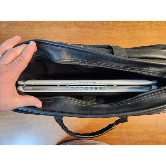 Targus Black Faux Leather 18X15X6 Travel Laptop Bag ~ No Strap - Picture 10 of 16